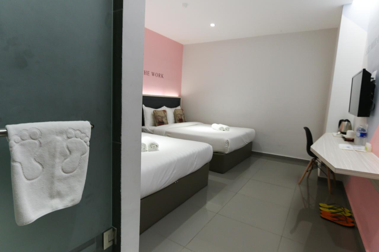 Hotel 99 Kota Kemuning Shah Alam Bagian luar foto